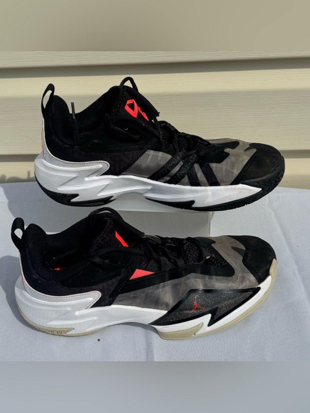 Jordan Why Not Zer0.4 Black Red Men 7Y / EU40 Basketball Shoes